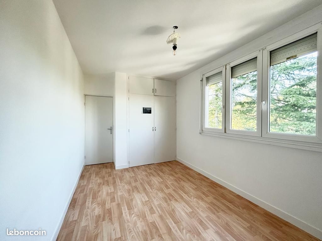 Appartement 5 pièces 76 m² · à Nantes · 76 m² · 350 €/mois