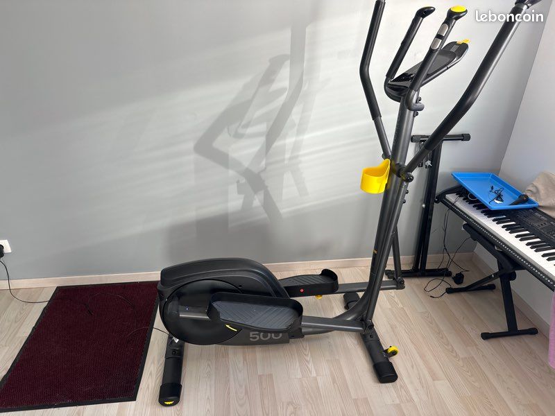 Vélo Elliptique Connecté DOMYOS 500 – 7 Programmes – Occasion – État Correct