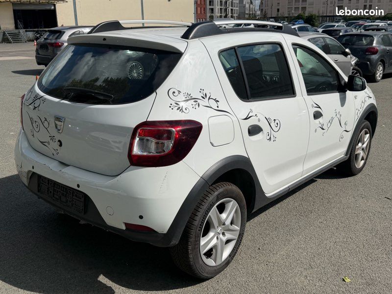 Dacia Sandero stepway léger endommagé CARTE GRISE OK ✅ (image 3)
