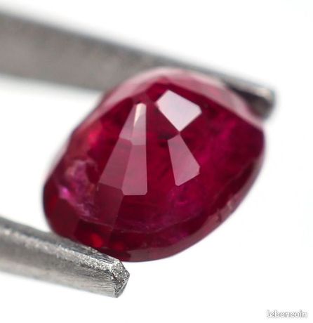 Rubis Sang De Pigeon 1.32 Carats - Certificat AIGS - Naturel Sans Traitement - Mozambique