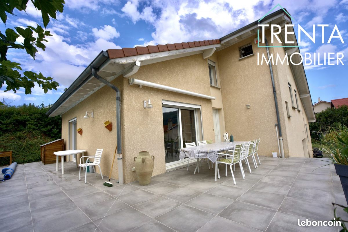 Maison 5 pièces 166 m² · à Voiron · 166 m² · 599 000 €