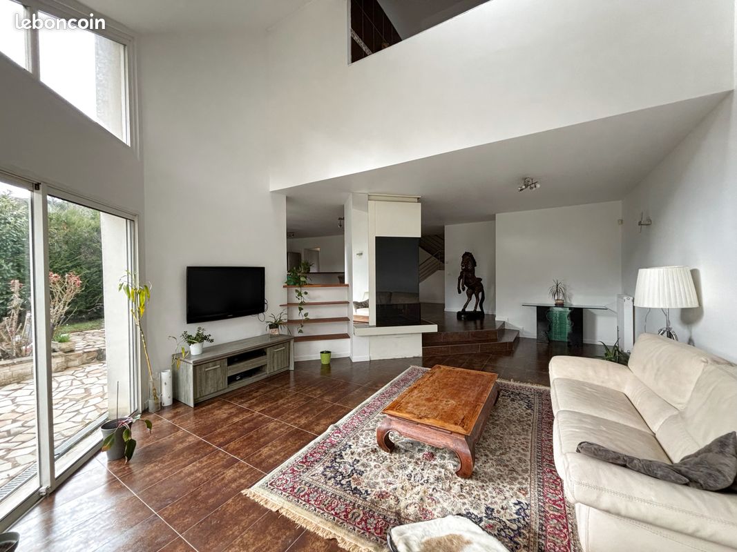 Maison 6 pièces 210 m² · à Le Plessis-Trévise · 210 m² · 695 000 €