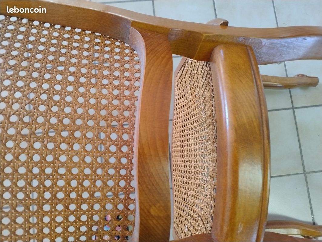 Lot 2 chaises cannées en bois (image 4)