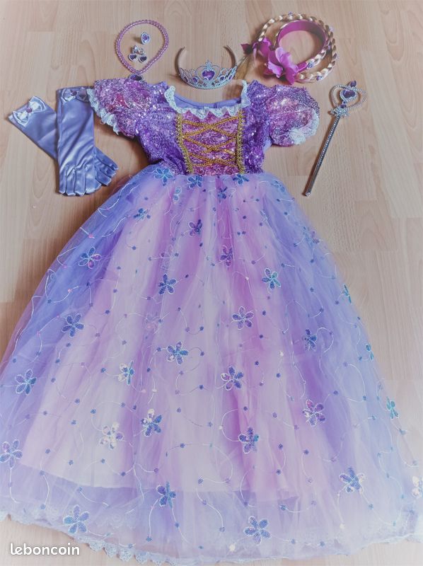 Déguisement Robe Princesse Raiponce paillette et ces accessoires