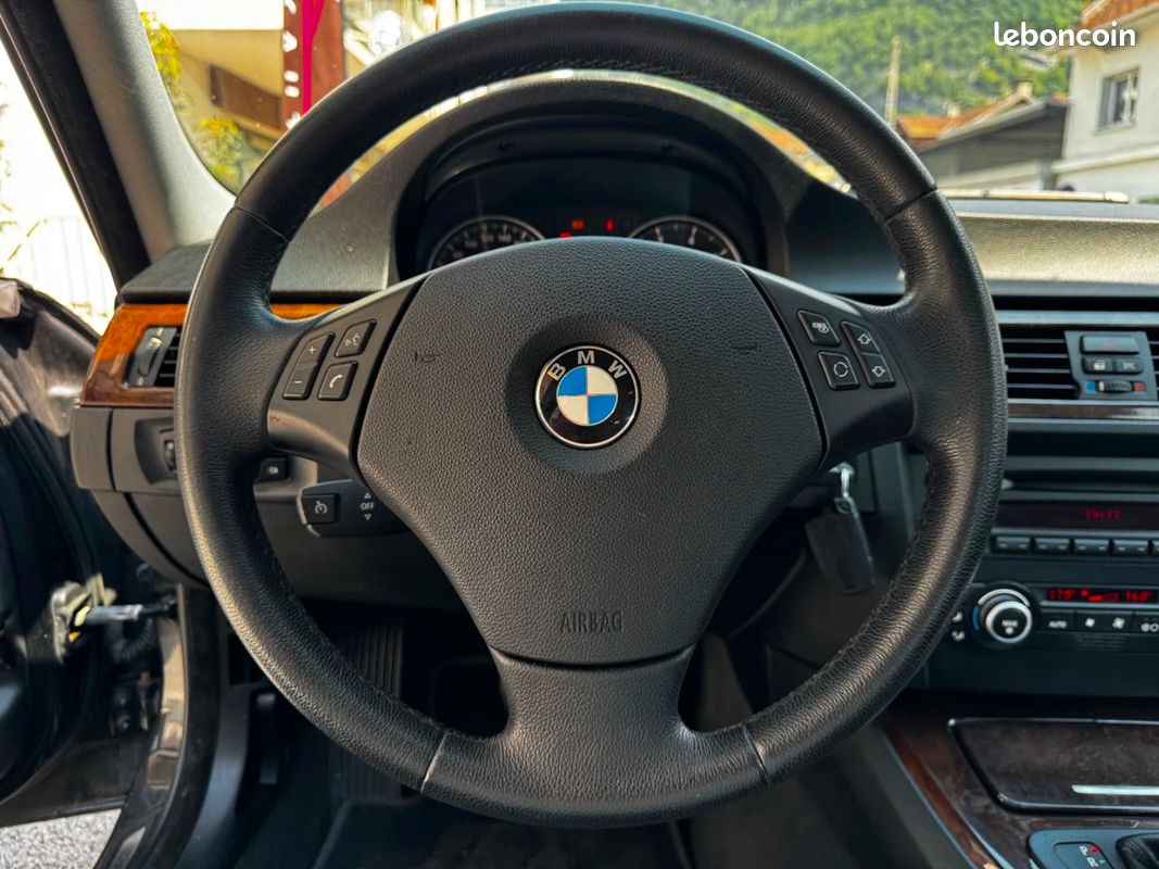 BMW SERIE 3 E90 318i 143ch (image 13)