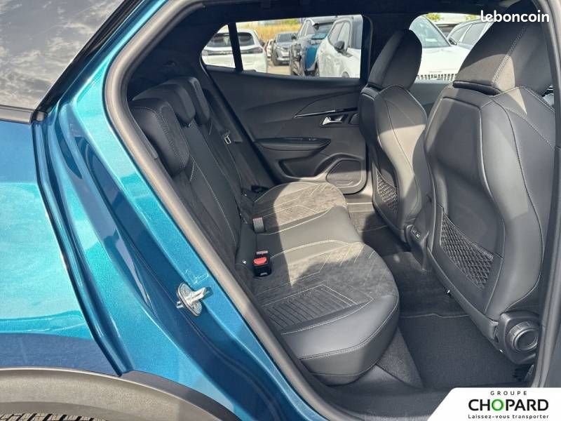 Peugeot 2008 Hybrid 145 e-DCS6 GT Exclusive (image 20)