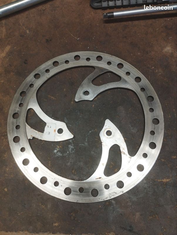 Disque de frein avant Elystar Elyseo Jet diamètre 226mm (image 1)