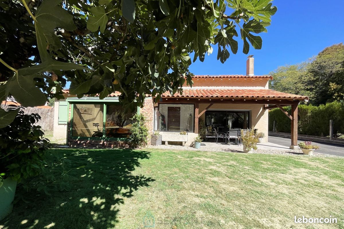 Maison 8 pièces 187 m² · à Angoulême · 187 m² · 349 650 €
