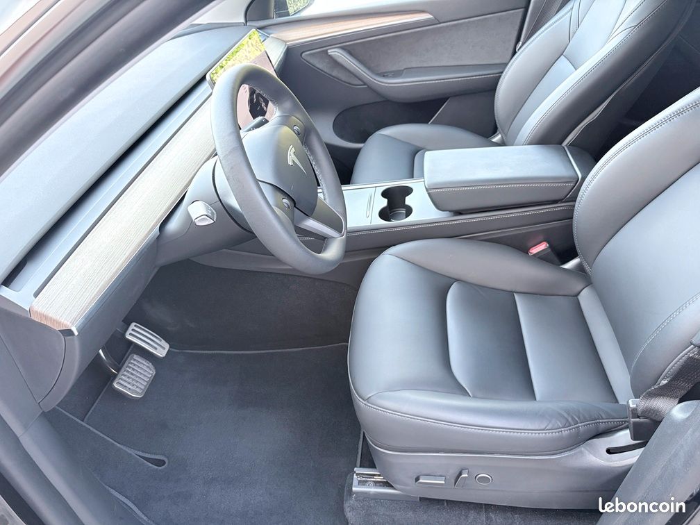 Tesla model y premium propulsion lfp noir (image 5)