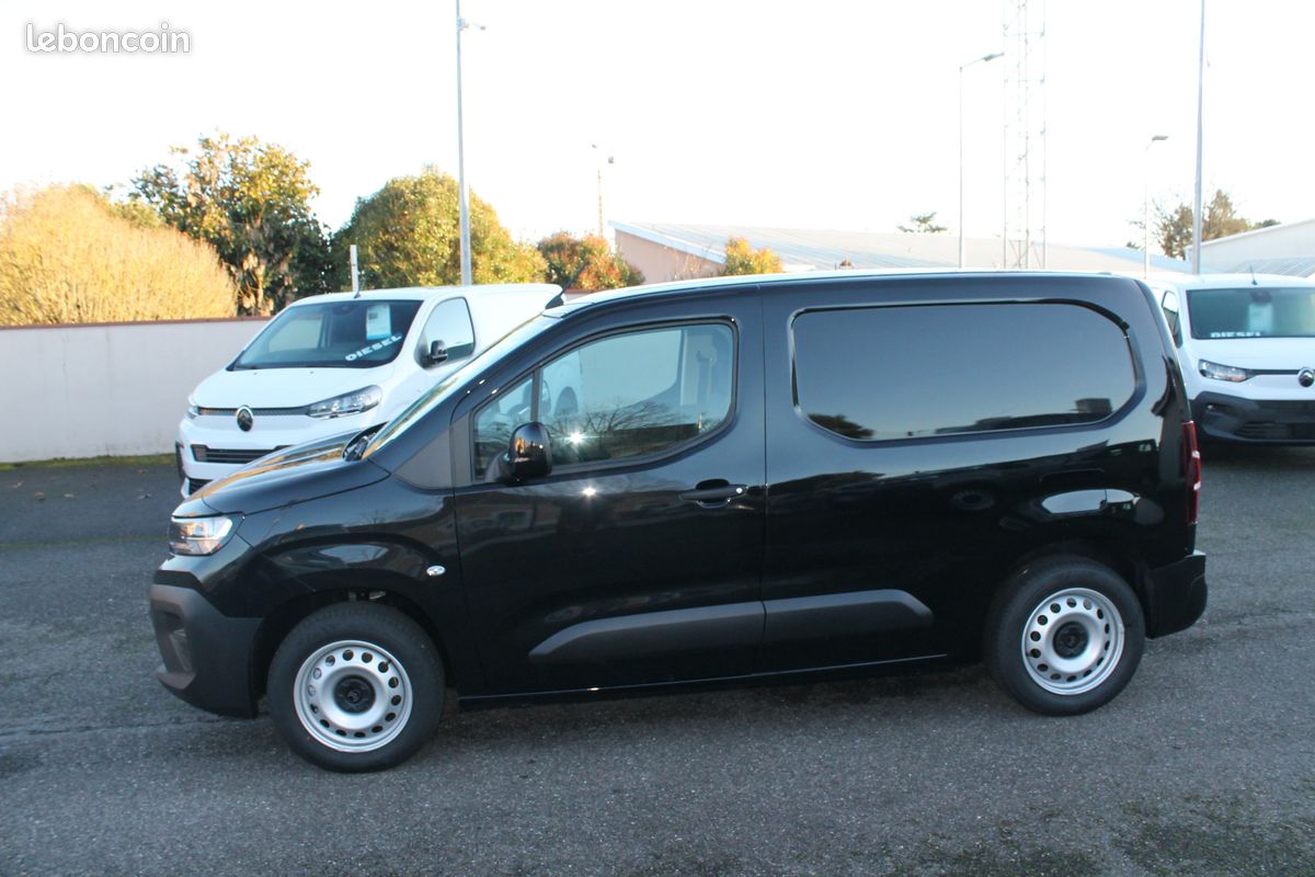 Citroën Berlingo III (2) Van Taille M 650KG Blue-HDI 130 S&S EAT8 , Caméra de recul, Android auto, Cabine extenso 10 Kilomètres 19 800 Hors taxe (image 10)