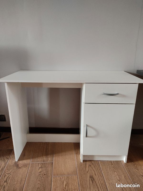 Bureau (image 1)