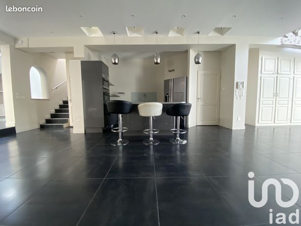 Maison 8 pièces 227 m²