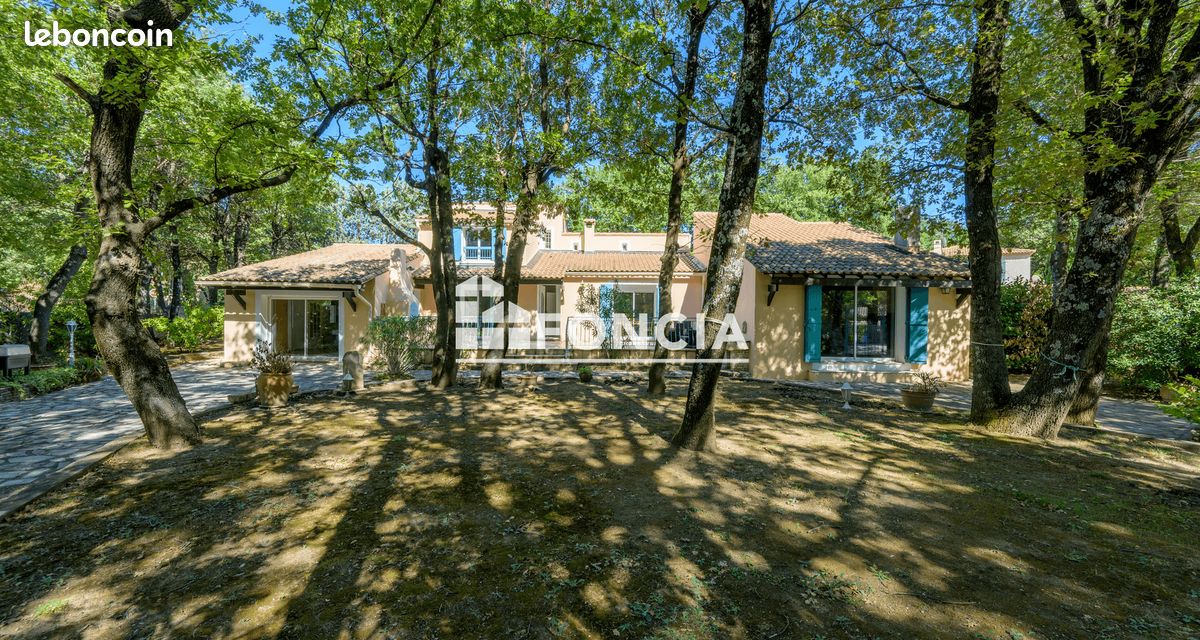 Maison 5 pièces 202 m² · à Rochefort-du-Gard · 202 m² · 549 000 €