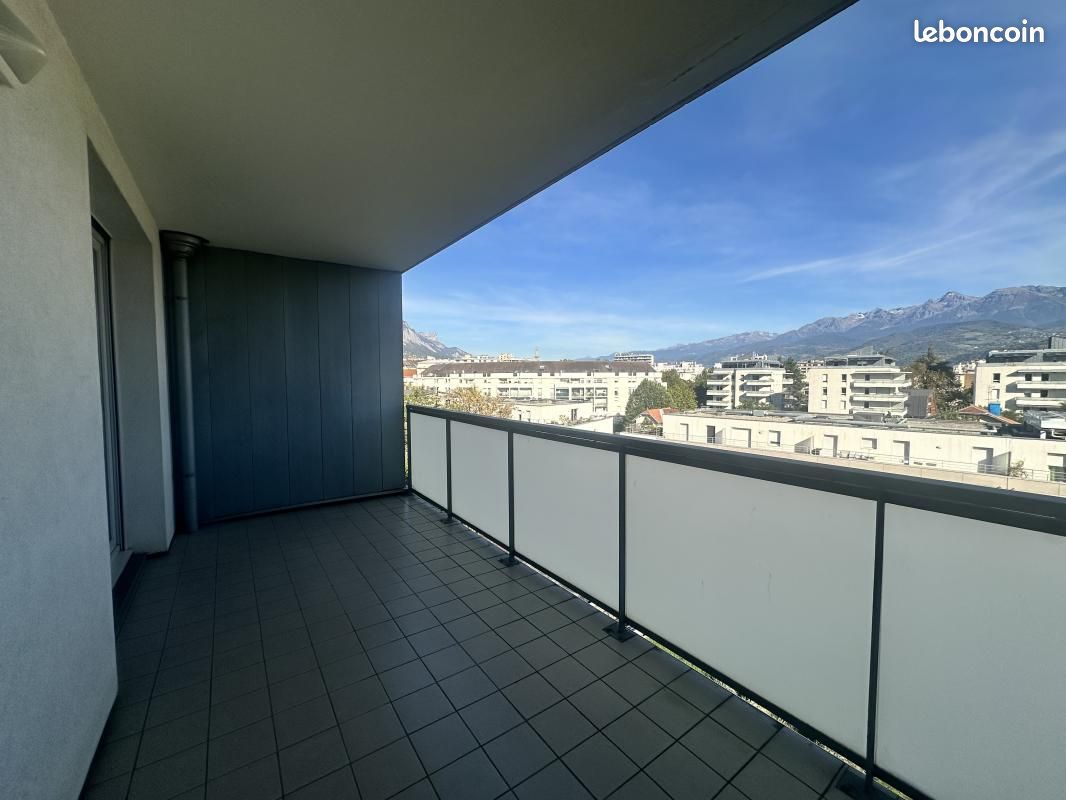 Appartement 3 pièces 67 m² · à Grenoble · 67 m² · 1 070 €/mois