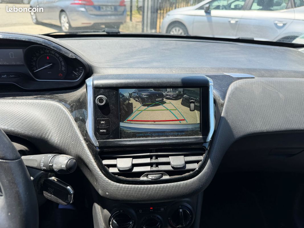 Peugeot 208 phase 2 1.2 vti 82ch garantie (image 6)