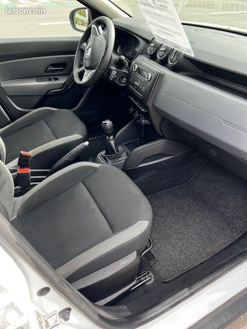 DACIA DUSTER 1.5 BLUEDCI 95 Ch ESSENTIEL 4*2 ATTELAGE CLIM PREMIERE MAIN (image 5)