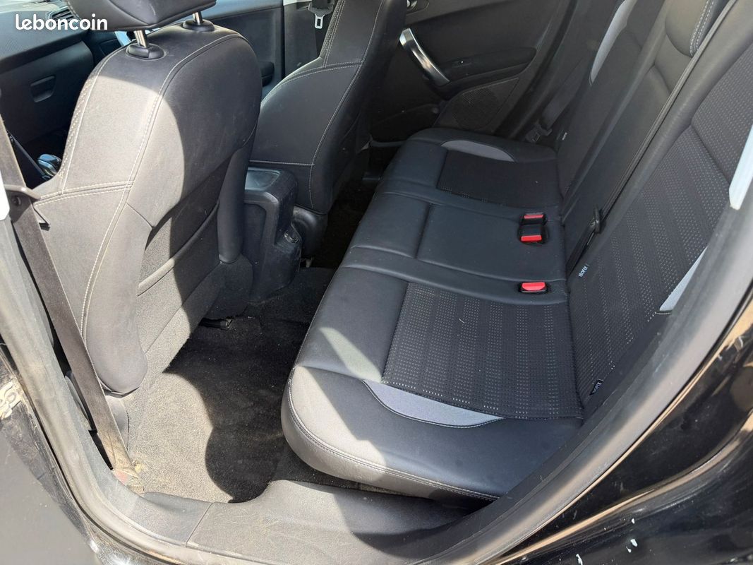 Peugeot 2008 1.6EHDI ALURE CARNET ENTRETIEN SUIVI KIT DISTRIBUTION NEUVE GPS PAIEMENT 4 OU 10 FOIS (image 9)