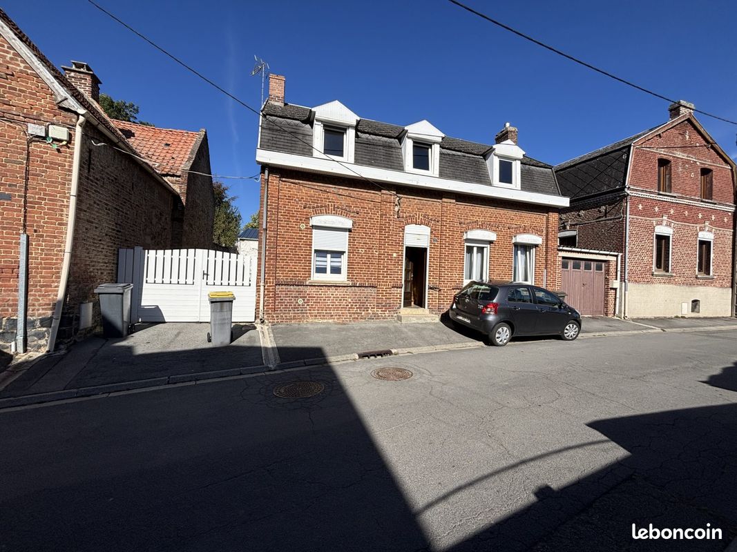 Maison 5 pièces 115 m² · à Solesmes · 115 m² · 126 000 €