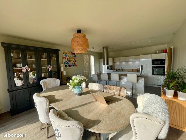 Maison 7 pièces 317 m²