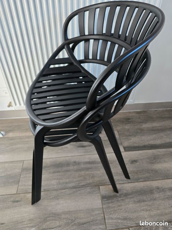 Chaise empilable (image 17)