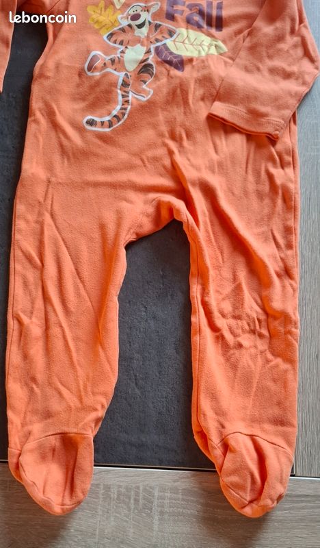 Pyjama. Taille 24 mois. Marque Disney
2 (image 3)