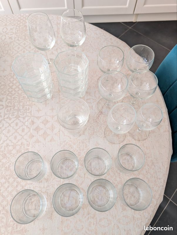 Lot de verres à vin et eau + lot de coupelles (image 1)
