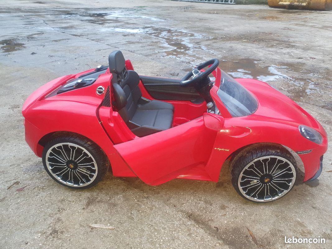 Voiture électrique enfant rouge Porsche (image 3)