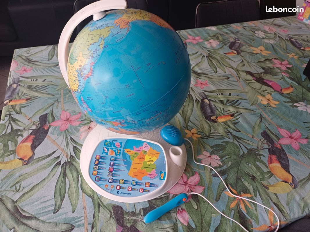 Globe terrestre interactif CLEMENTONI (image 1)