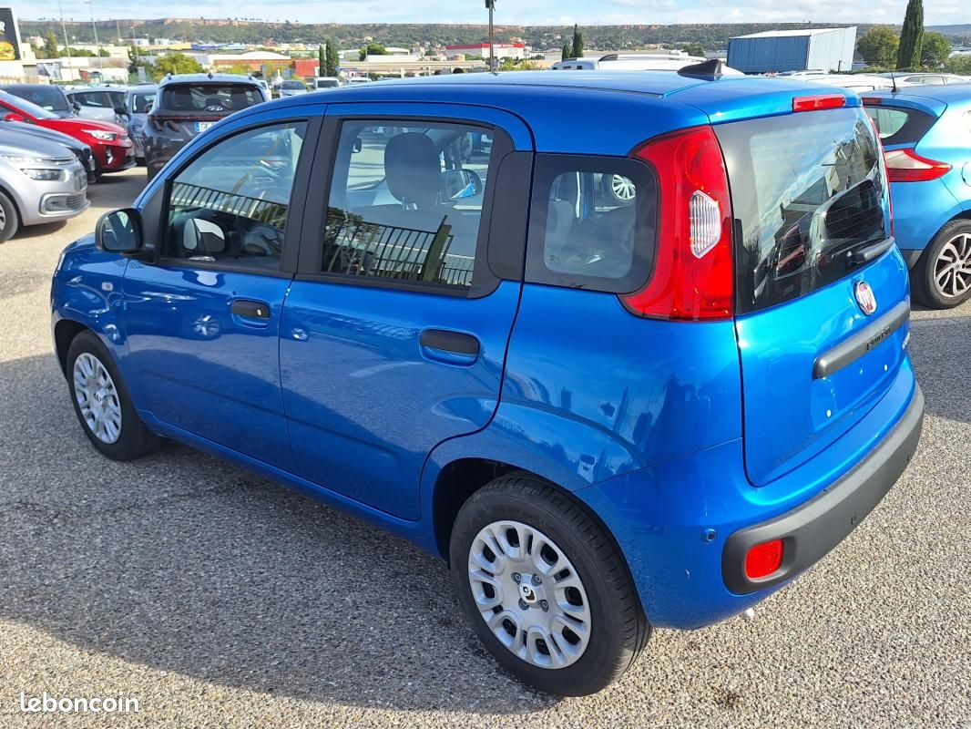 Fiat Panda 1.0 70 ch Hybrid BSG S/S Icone + kit anti-crevaison + peinture métallisée (image 4)