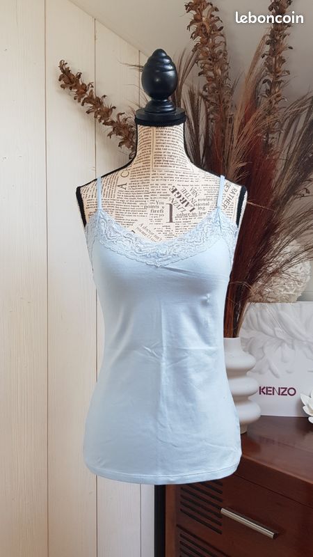 Top débardeur caraco bleu ciel biais dentelle Neuf Vêtements