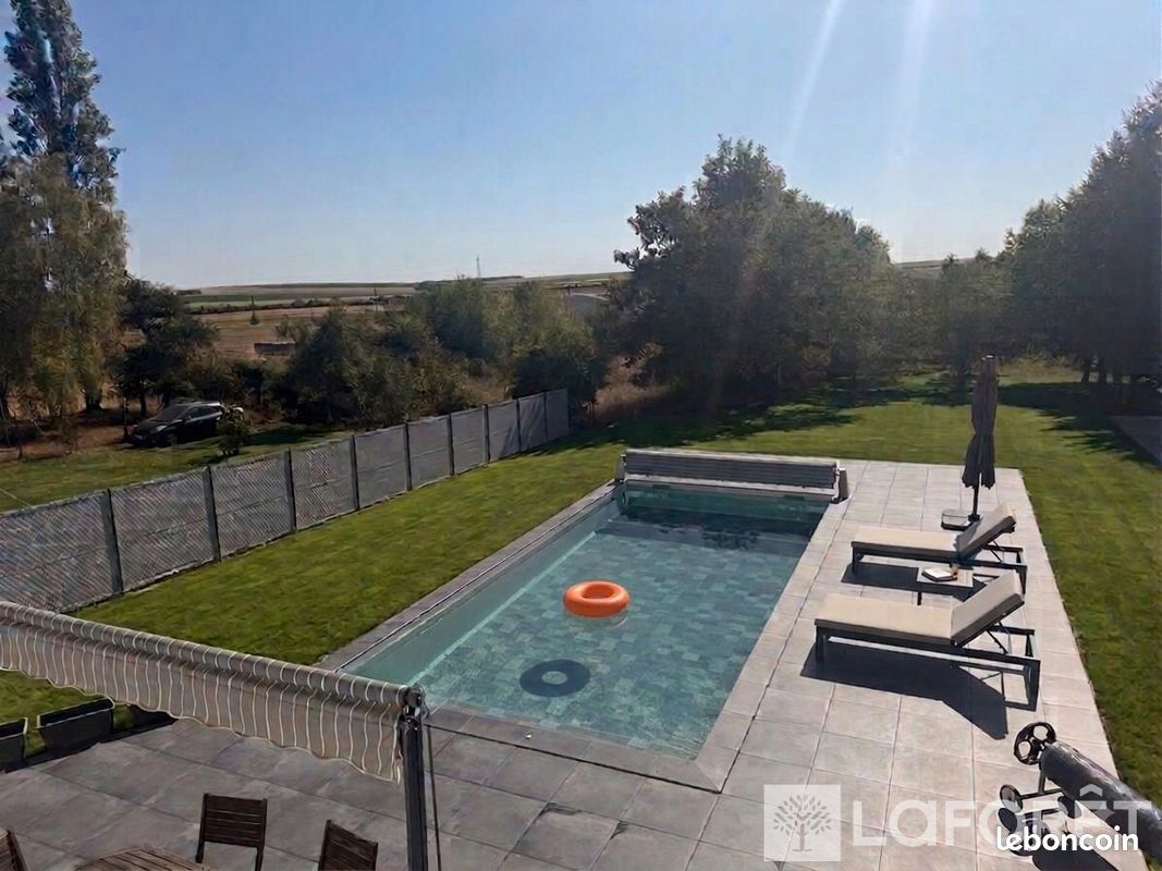 Maison 7 pièces 133 m² · à Lavannes · 133 m² · 459 900 €