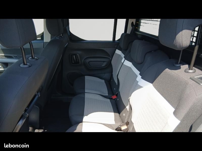Citroen Berlingo Van XL 950kg BlueHDi 130ch S&S EAT8 Pack Premium Connect (image 20)