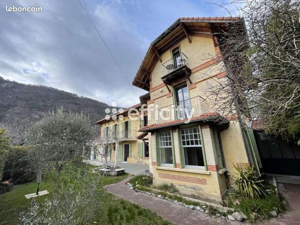 Maison 9 pièces 228 m²