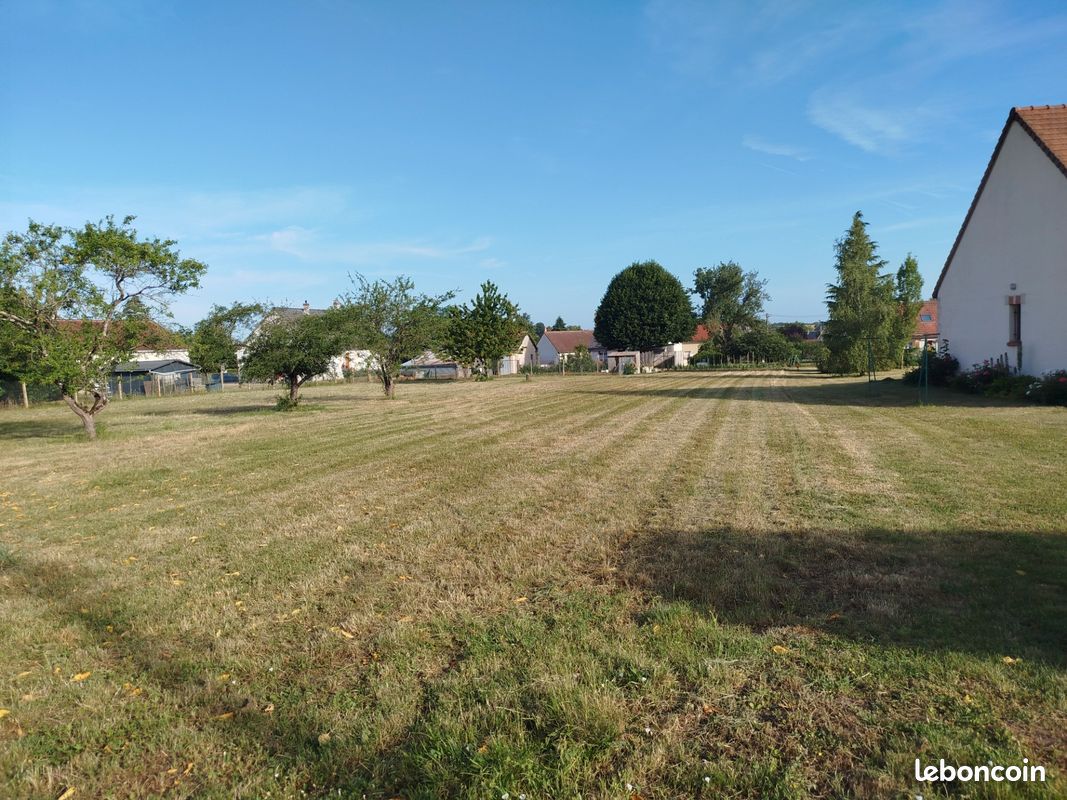Terrain 981 m² · à Sambin · 37 373 €
