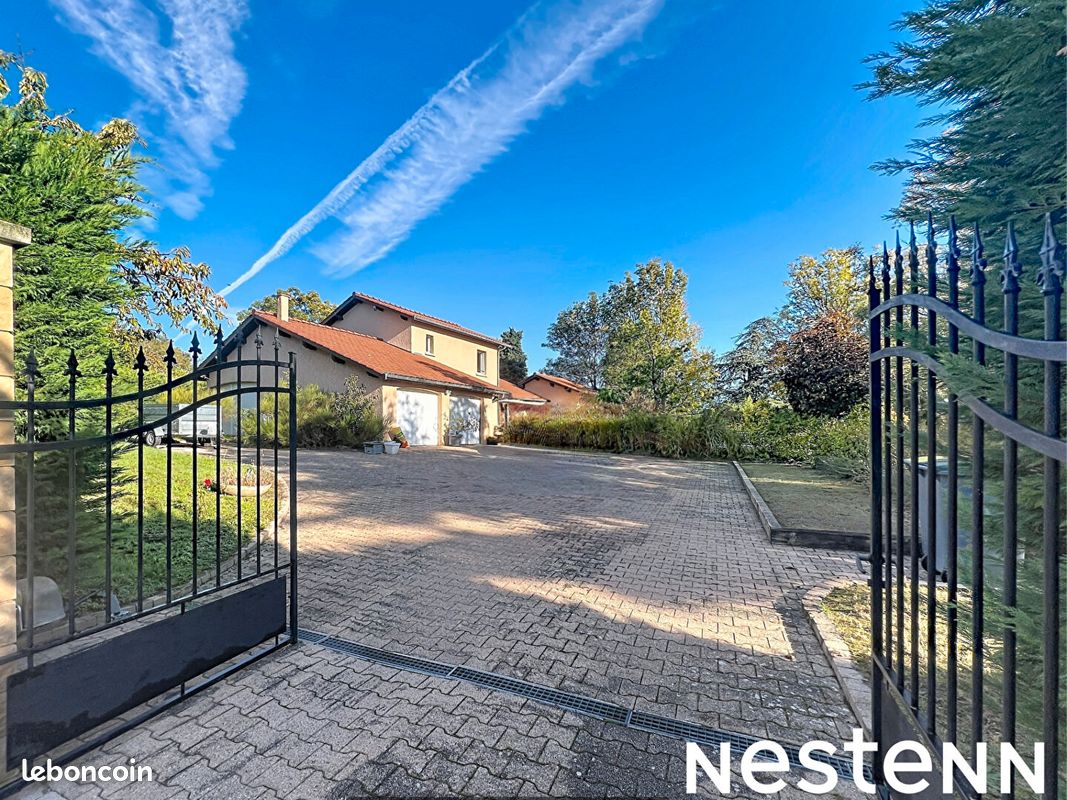 Maison 6 pièces 180 m² · à Saint-Laurent-d'Agny · 180 m² · 730 000 €