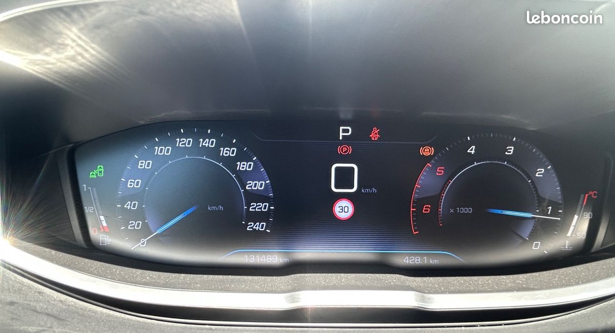 Peugeot 3008 generation-ii 2.0 bluehdi 180 gt bva- moteur changé/sieges cuir/to/ (image 24)