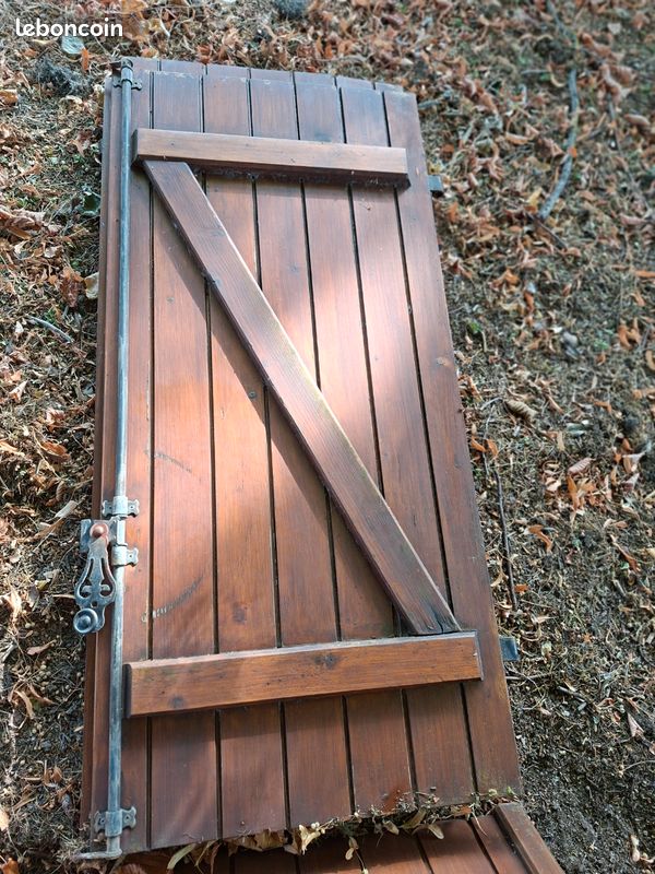 Volets en bois (image 1)