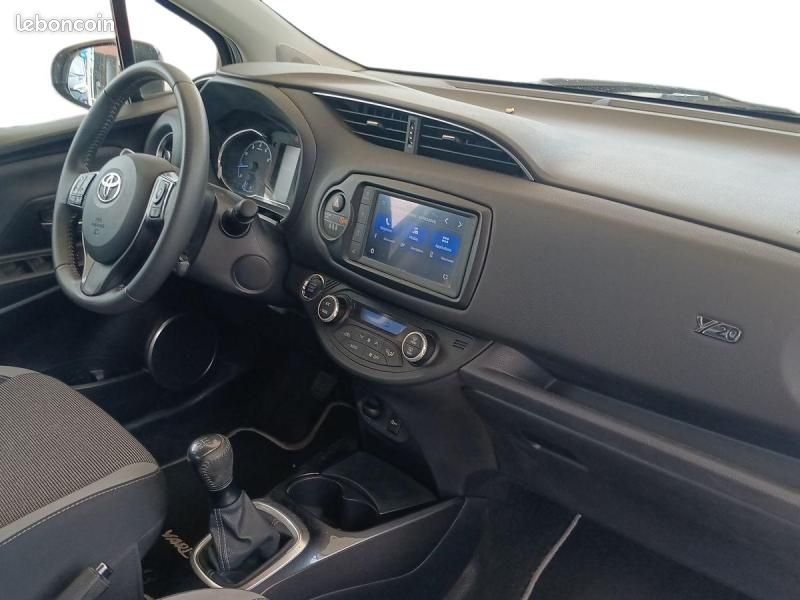 Toyota Yaris 70 VVT-i Design Y20 5p RC19 (image 9)