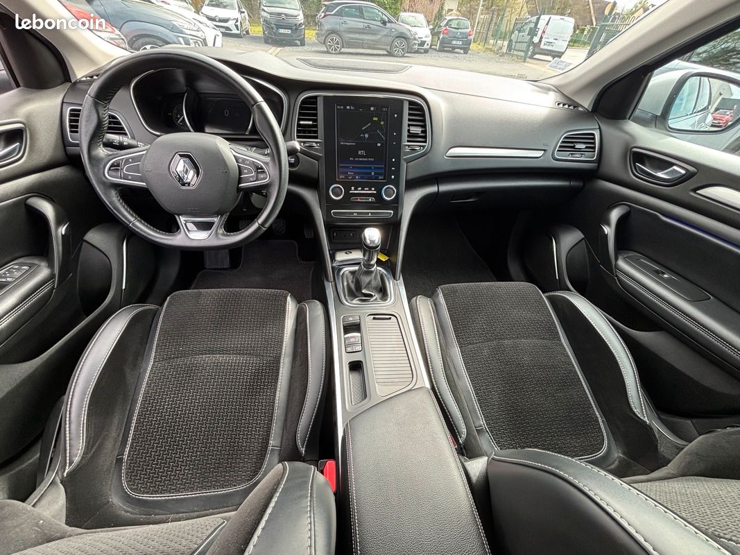RENAULT MEGANE IV BERLINE 1.3 TCe 160CV Intens (image 4)