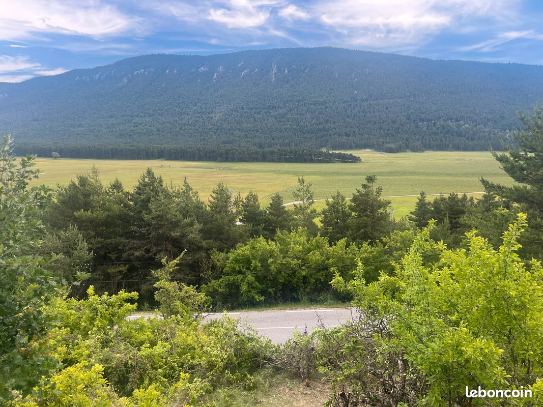 Terrain 2330 m constructible vue imprenable · à Caille · 97 500 €