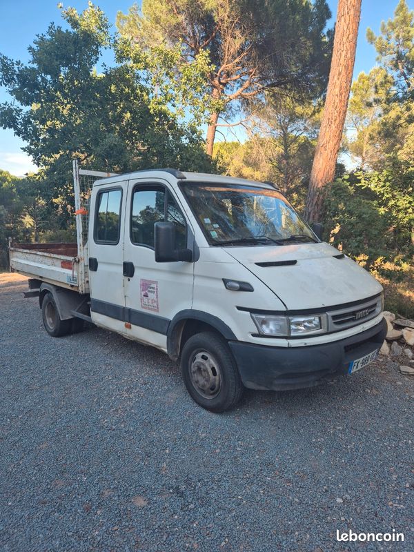 IVECO BENNE 35C13 double cabine (image 1)
