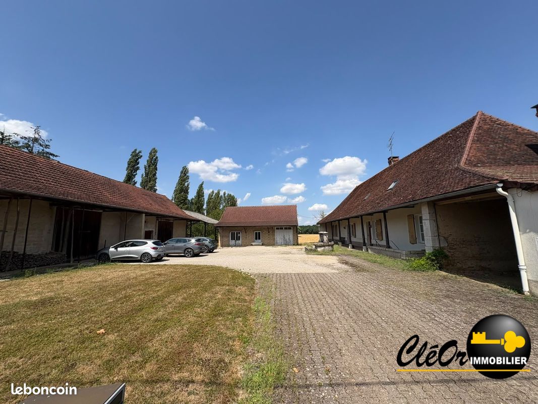 Maison 10 pièces 200 m² · à Sagy · 200 m² · 229 000 €
