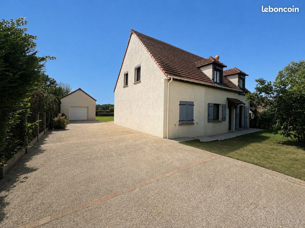 Maison 6 pièces 130 m² · à Saint-Martin-des-Champs · 130 m² · 234 000 €