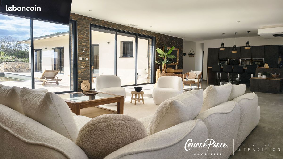 Maison 10 pièces 332 m² · à Nîmes · 332 m² · 1 100 000 €