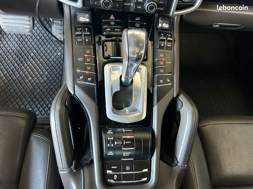 PORSCHE Cayenne 3.0 D 262ch Platinum Edition - 2016 - Toit ouvrant - Boîte auto (image 16)