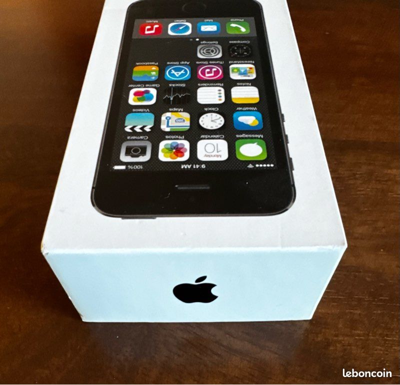 Lot De Coques Pour IPhone XS Max – Plusieurs Boîtiers Apple, état Correct