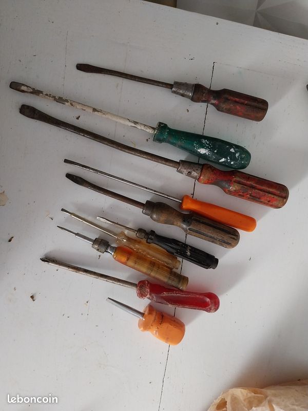 Lot tournevis divers (image 1)