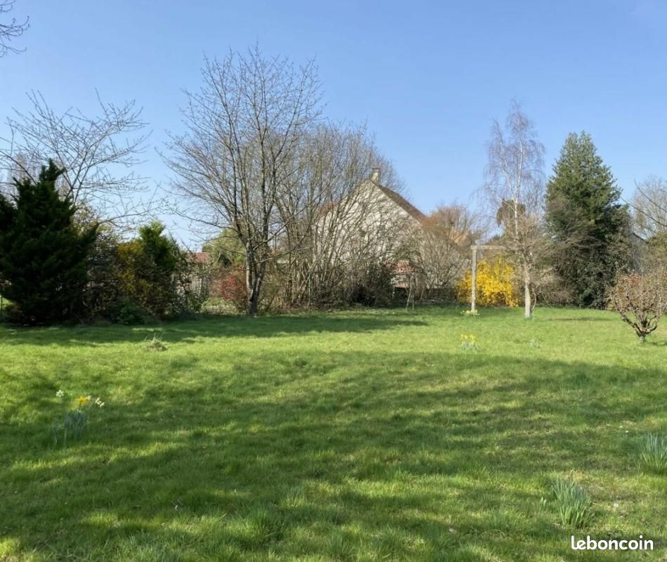 Terrain 645 m² · à Ollainville · 170 000 €