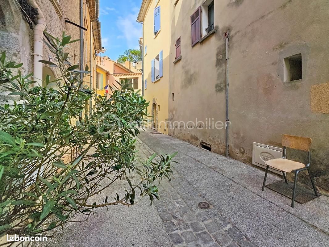 Maison 3 pièces 124 m² · à Solliès-Ville · 124 m² · 245 000 €