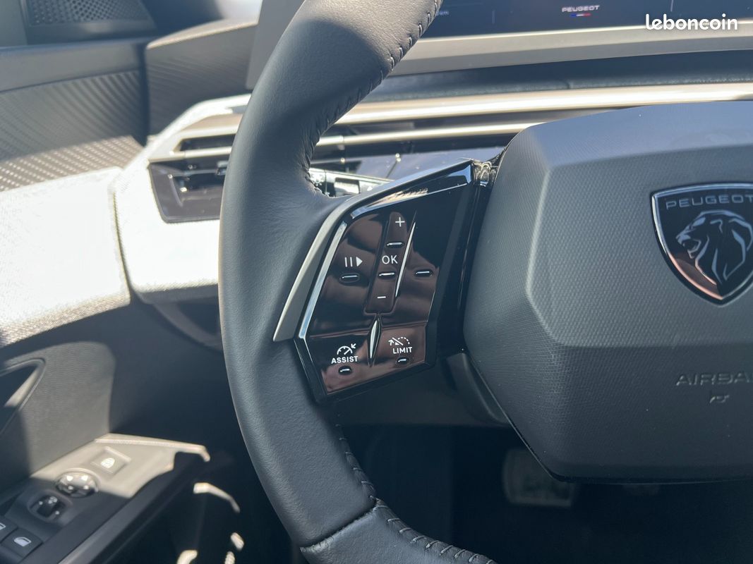Peugeot 3008 1.2 hybrid 145 e-dcs6 allure (image 18)